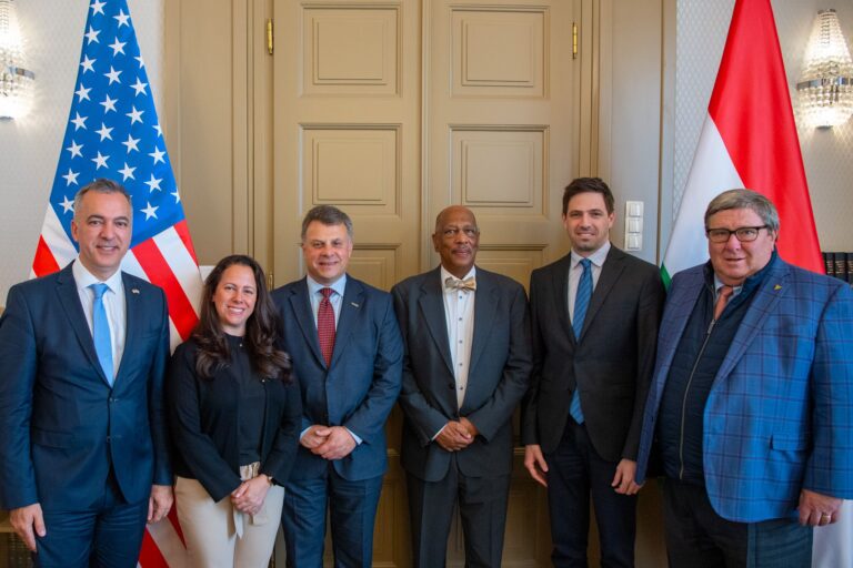 KIEMELT: Az amerikai-magyar gazdasági kapcsolatok előmozdítása a kamarák segítségével
